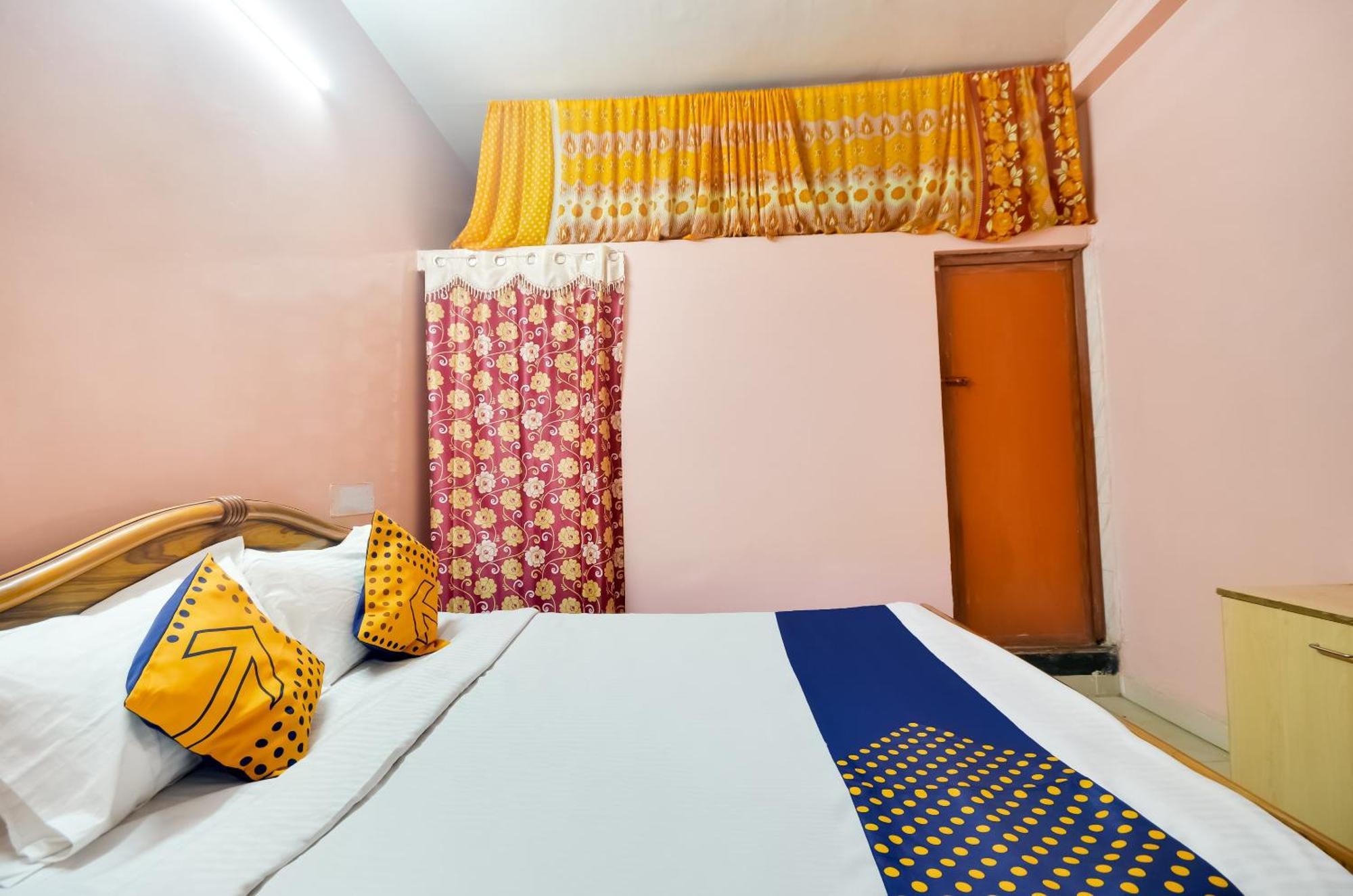 Hotel O Sri Murugan Lodge Коимбатур Экстерьер фото
