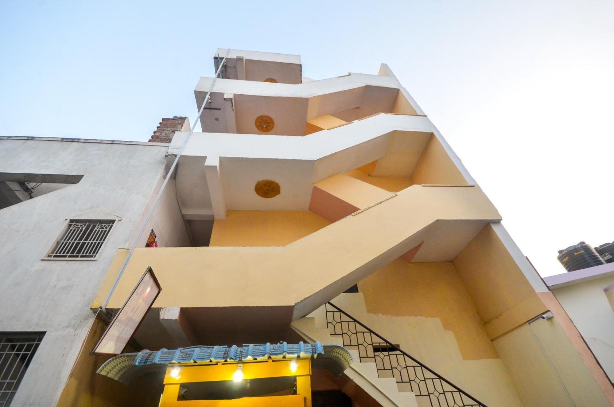 Hotel O Sri Murugan Lodge Коимбатур Экстерьер фото