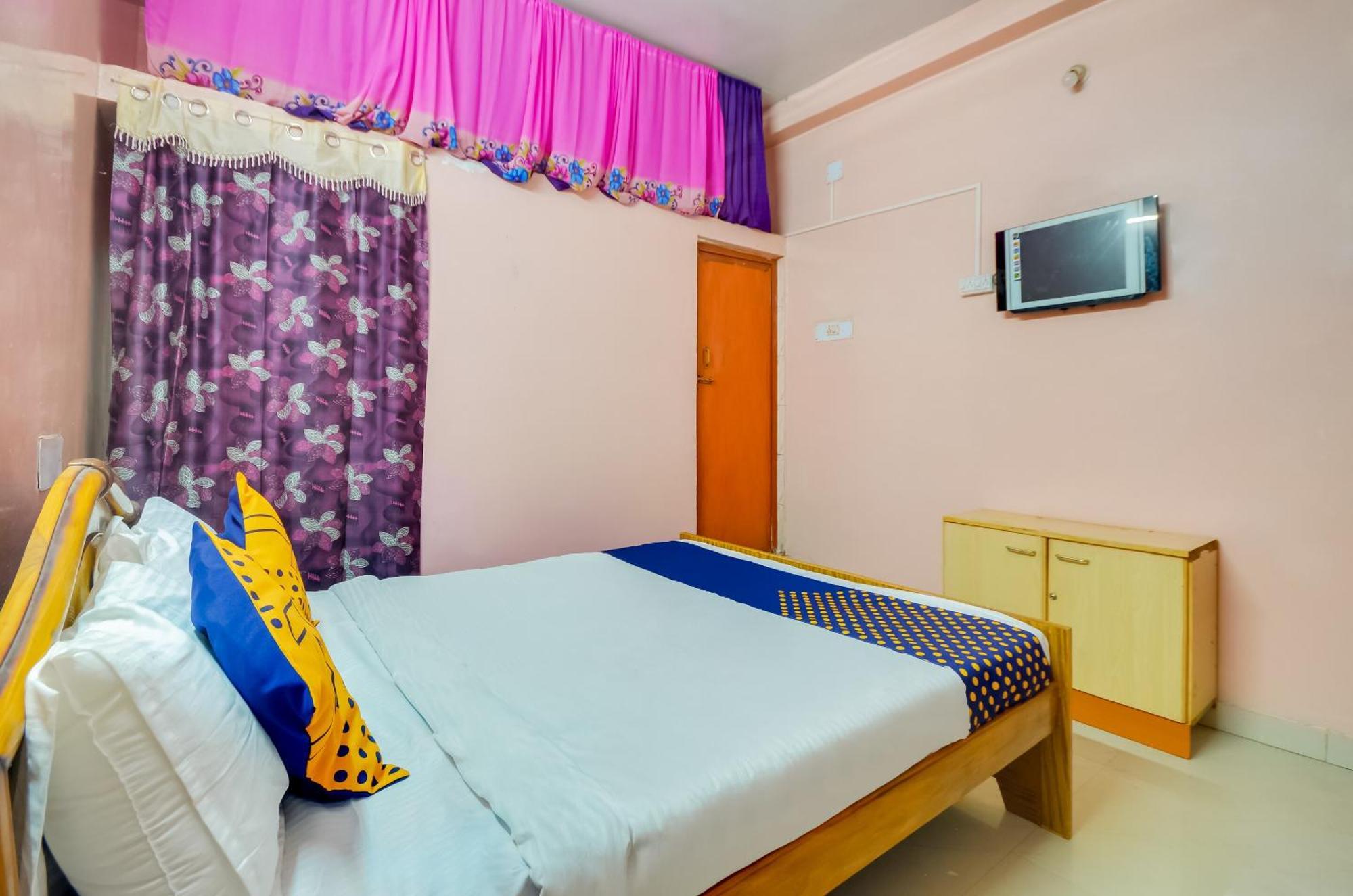 Hotel O Sri Murugan Lodge Коимбатур Экстерьер фото